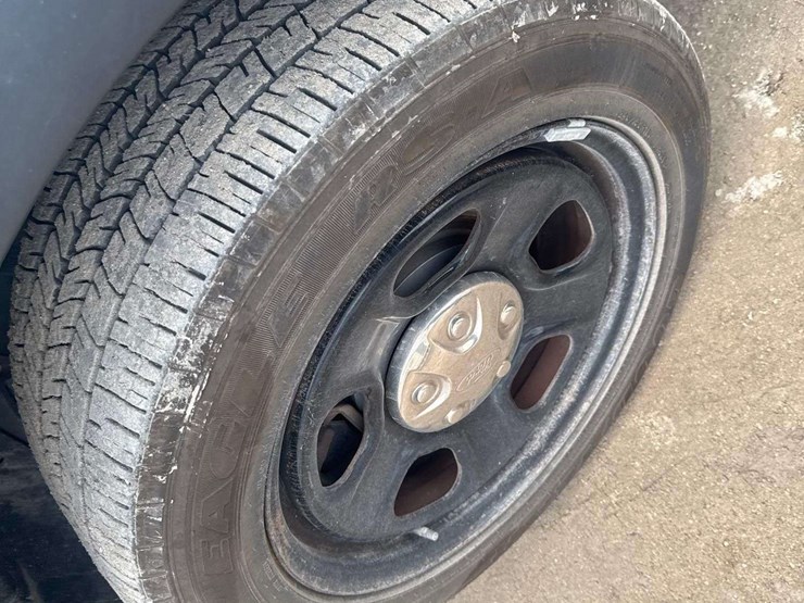 2019-ford-explorer-image-29