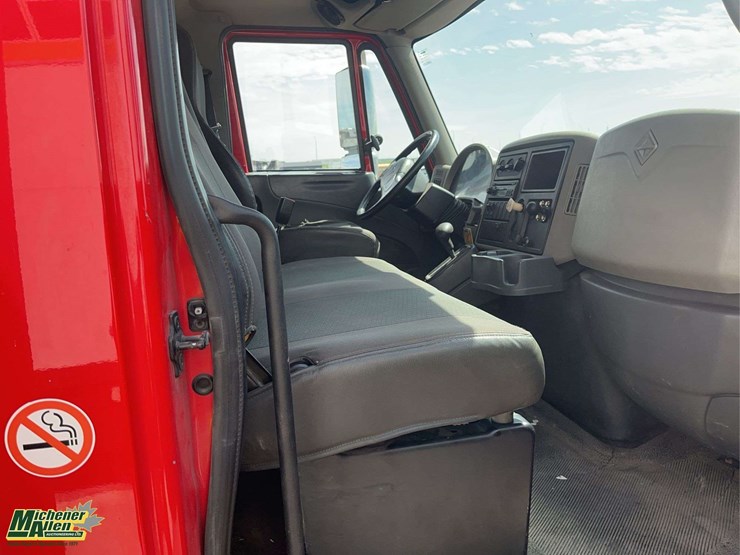 2009-international-durastar-4300-image-16