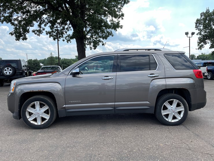2010-gmc-terrain-slt-image-2