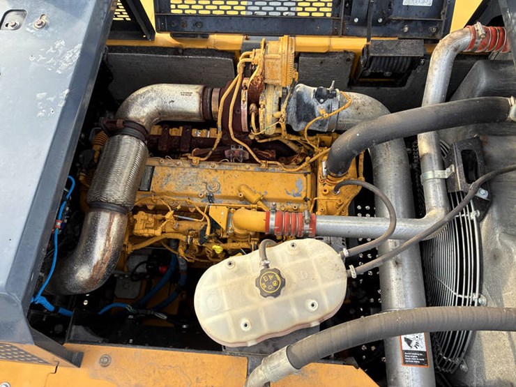 2021-john-deere-250-image-77