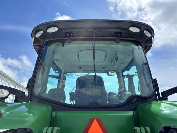 2014-john-deere-8285r-image-26