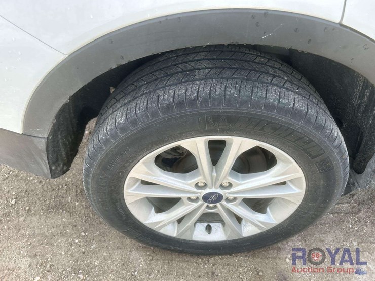 2018-ford-escape-se-image-32