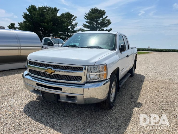 2012-chevrolet-silverado-image-2