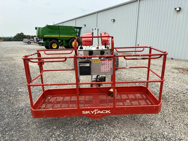 2015-skyjack-sj61t-image-11