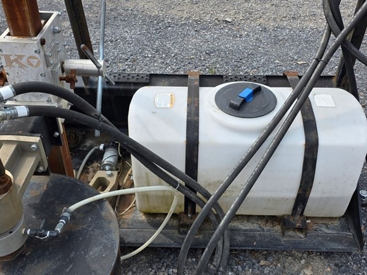 skidloader-bucket-w/hydraulic-attachment-image-5