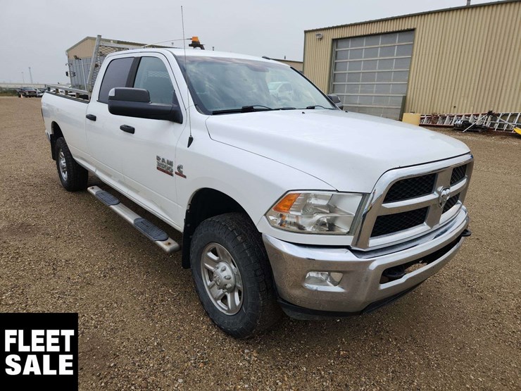 2015-ram-3500-slt-image-4