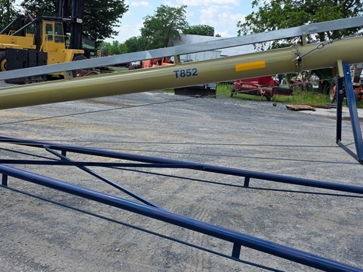 new-harvest-t852-8"x52'-transport-auger-image-29