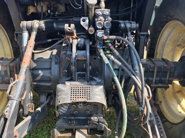 new-holland-ts100-image-21