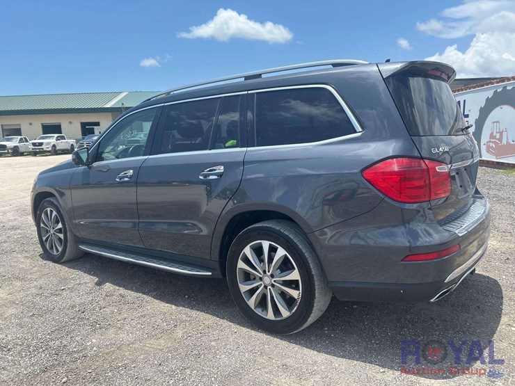 2016-mercedes-benz-gl450-image-4