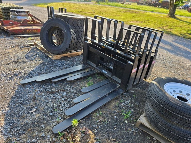 new-kivel-4200-lb.-skidloader-forks-image-3