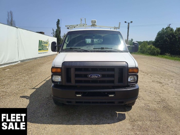 2012-ford-350-image-21