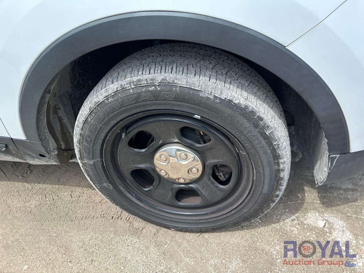 2019-ford-explorer-image-26