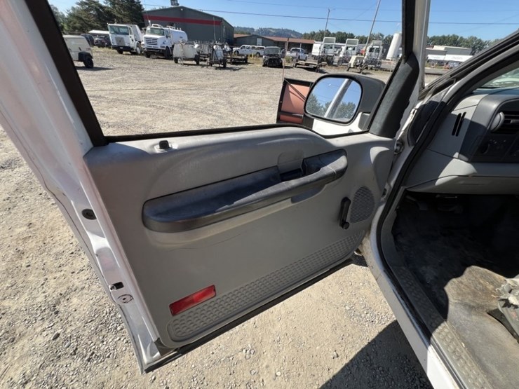 2005-ford-f250-image-30