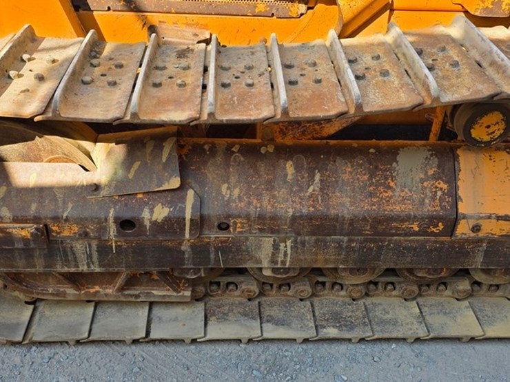 2012-case-850l-xlt-image-15