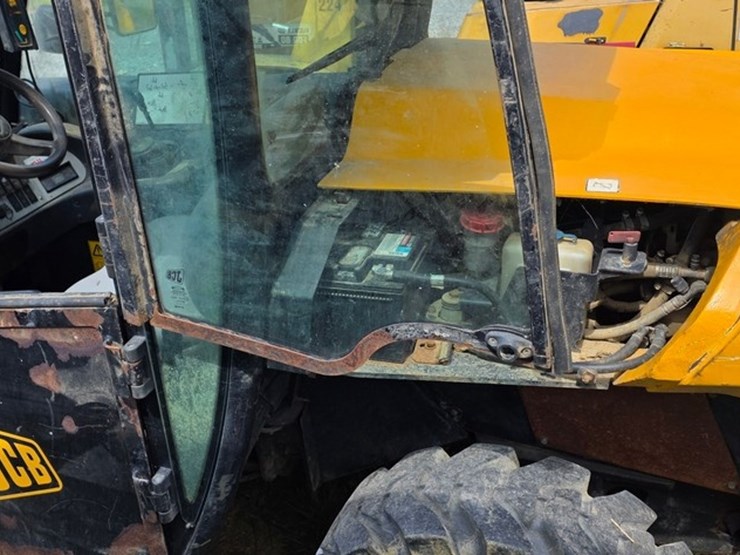 2011-jcb-515-40-image-22