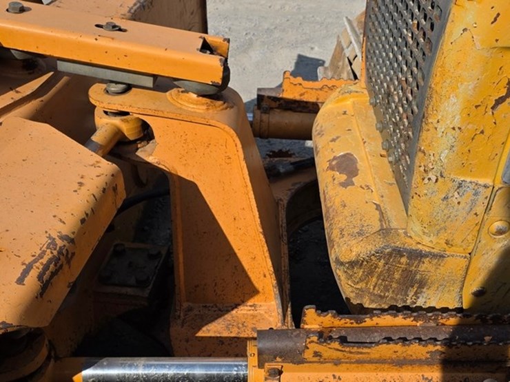 2012-case-850l-xlt-image-14