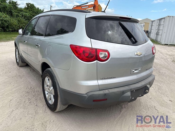 2011-chevrolet-traverse-image-4