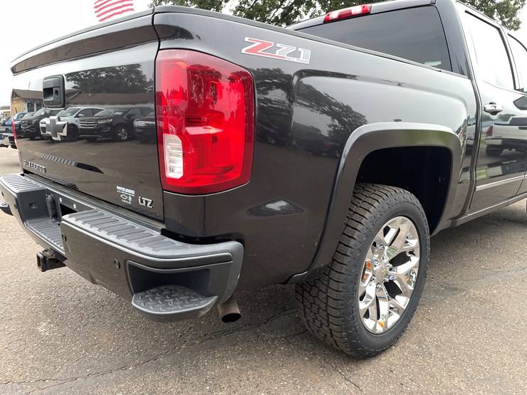 2016-chevrolet-silverado-image-30
