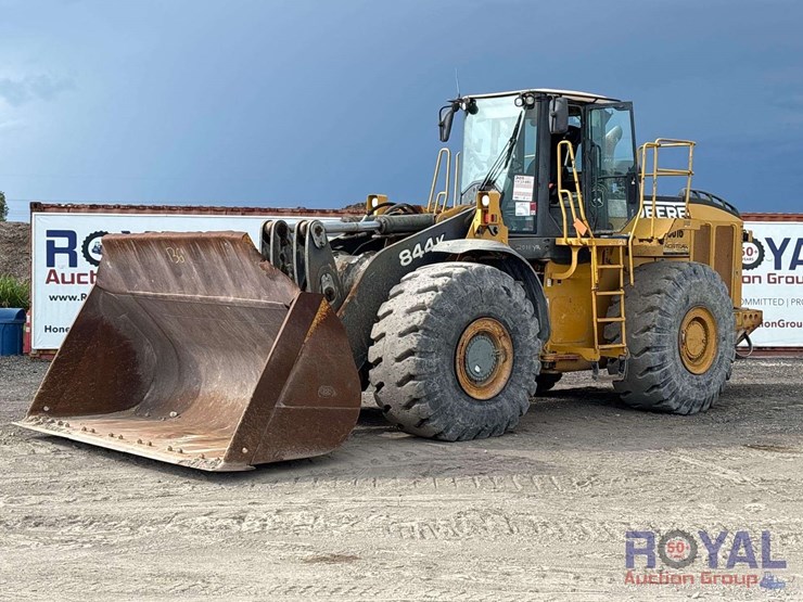 2011-deere-844k-image-1