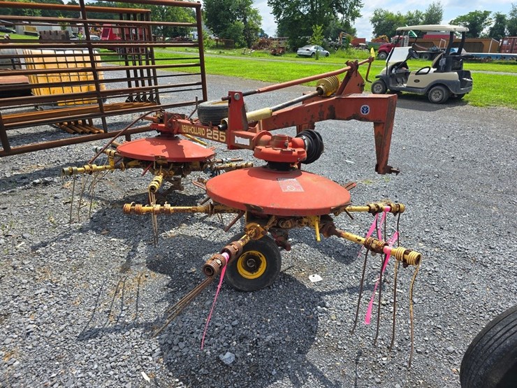 new-holland-255-image-3