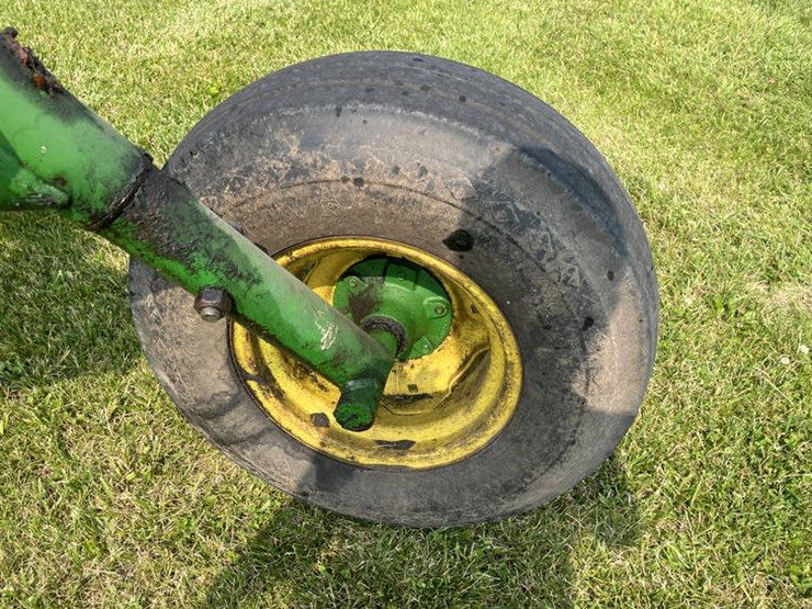 john-deere-2810-image-9