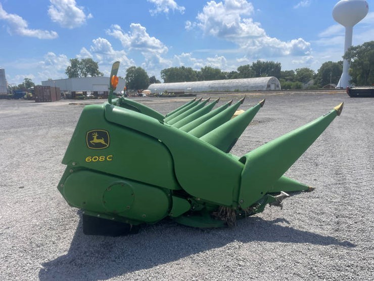 2011-john-deere-608c-image-13