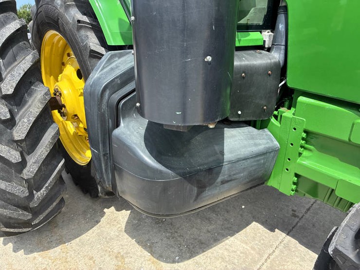 2014-john-deere-8285r-image-22