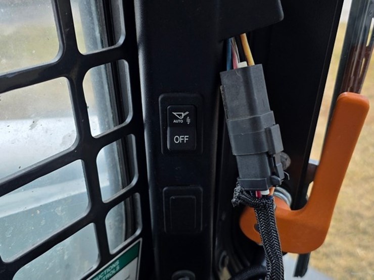 2020-bobcat-s850-image-52