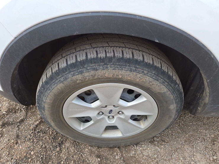 2014-ford-explorer-image-17