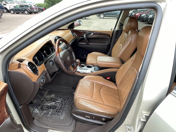 2014-buick-enclave-image-44