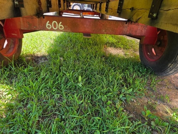 8x18-metal-rack-hay-wagon-image-13
