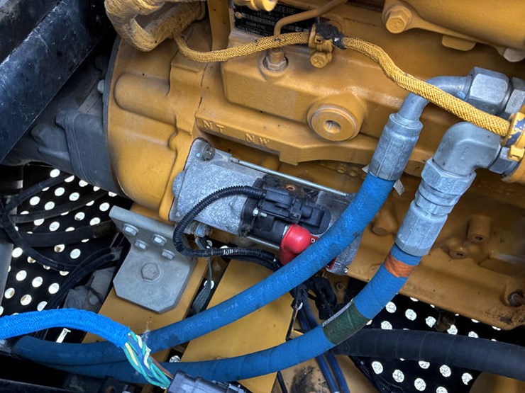 2021-john-deere-250-image-79