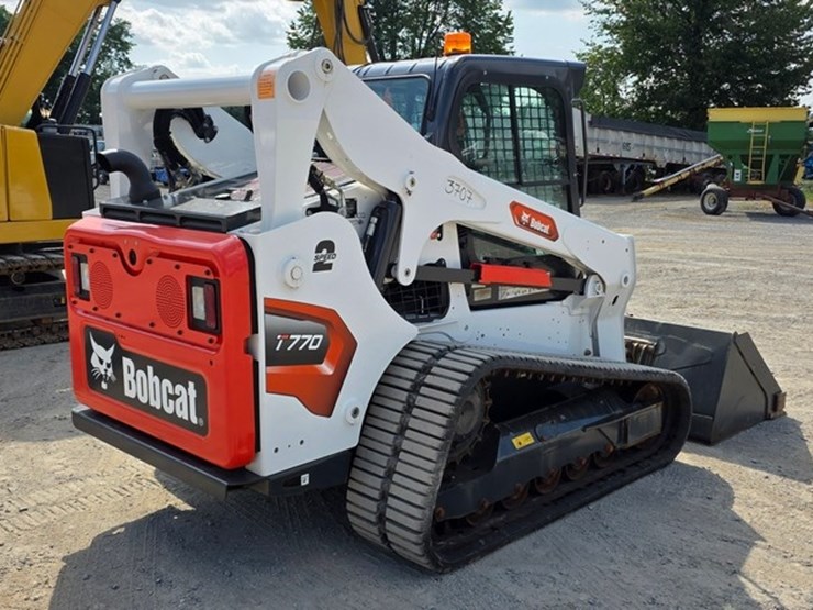 2023-bobcat-t770-image-3