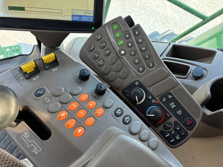 2014-john-deere-s690-image-105