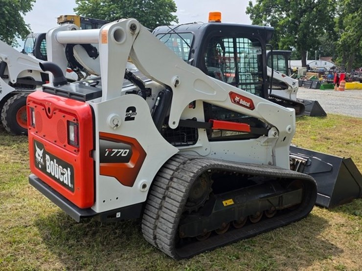 2023-bobcat-t770-image-3