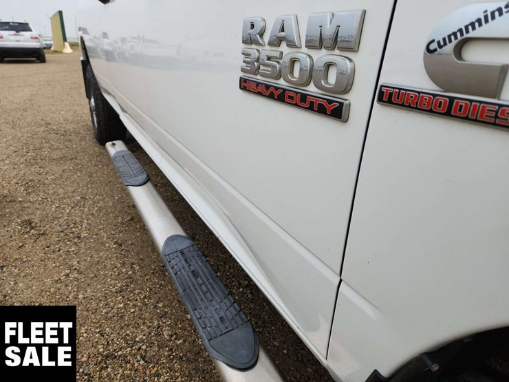 2015-ram-3500-slt-image-28