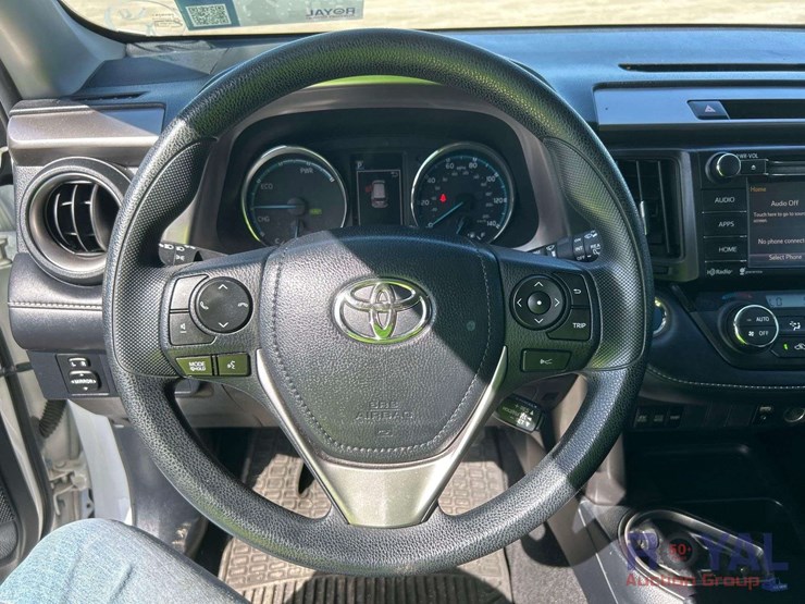 2018-toyota-rav4-image-14