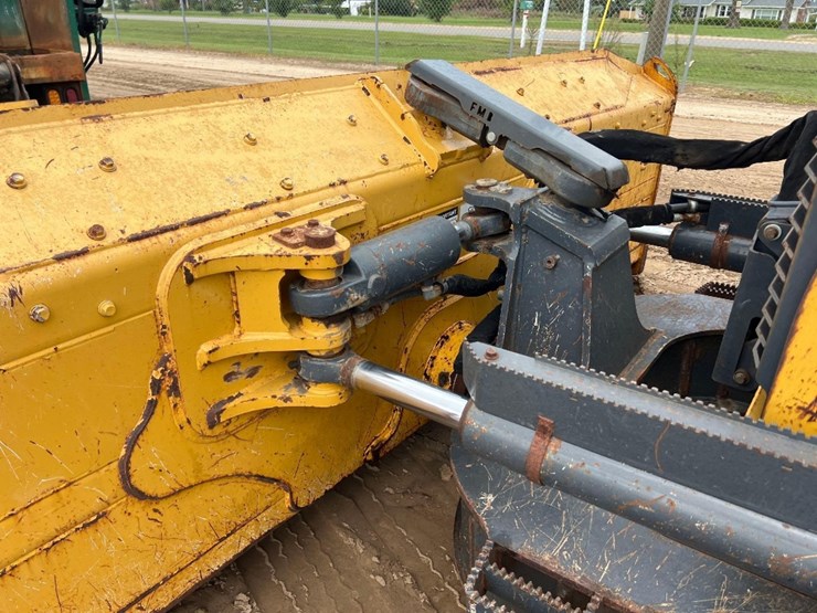 2020-deere-700k-lgp-image-29