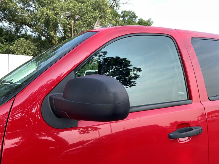2012-gmc-2500-image-15
