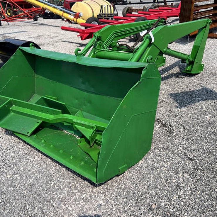 JOHN DEERE 148