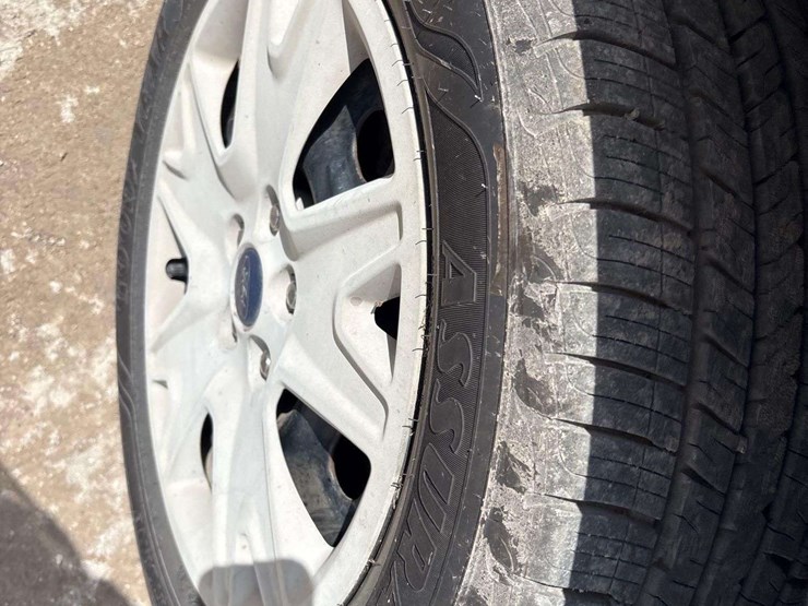 2015-ford-escape-image-26