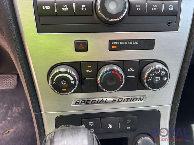 2011-gmc-acadia-sle-image-13
