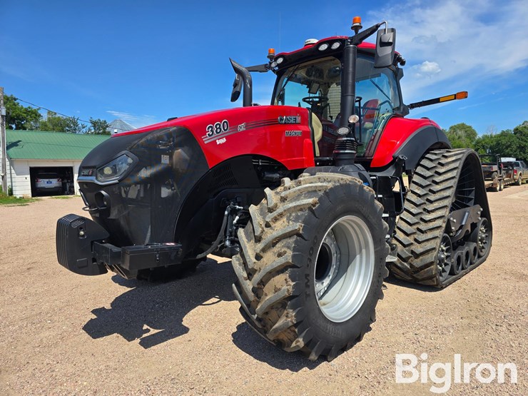 2021-case-ih-magnum-380-rowtrac-image-1