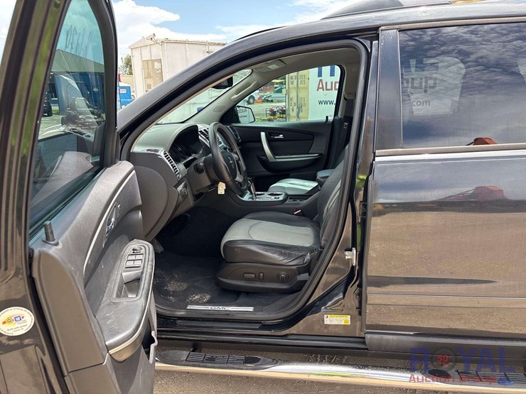 2011-gmc-acadia-sle-image-6