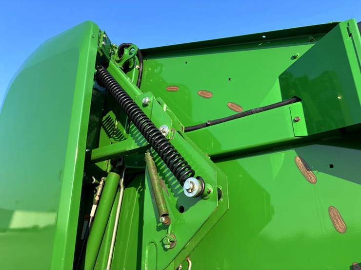 2019-john-deere-560m-image-38