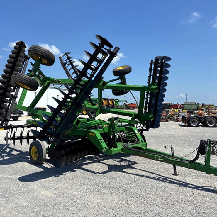 JOHN DEERE 637