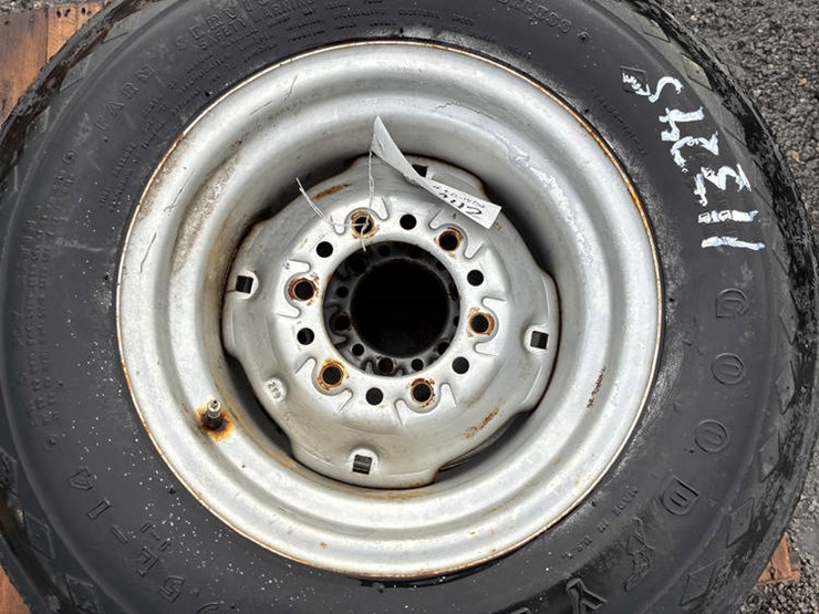 #113242-•-pair-of-9.5l14-tires-image-6