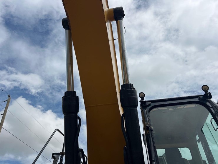2017-caterpillar-336fl-image-13