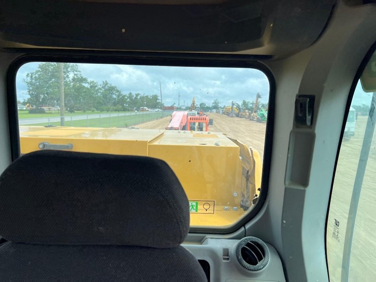 caterpillar-320gc-image-42