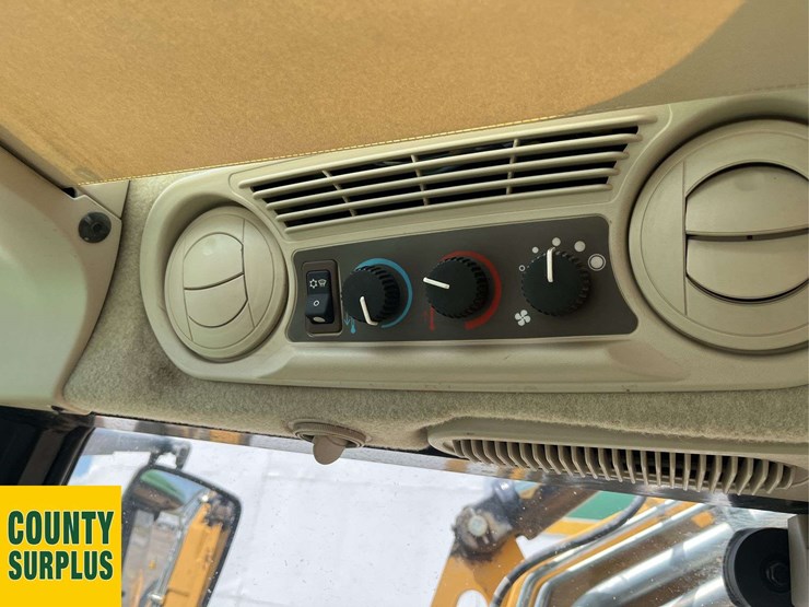 2012-john-deere-5115m-image-10